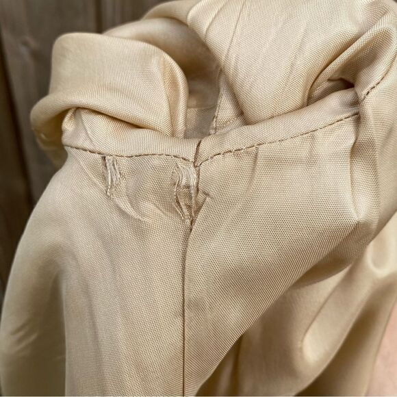 Vintage Toffs Wool Beige Woman’s Blazer - Picture 10 of 10